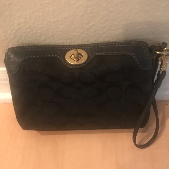 Coach Handbags - Coach wristlet Coach Handbags - Coach wristlet